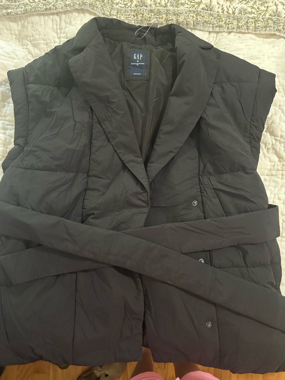 GAP Black Quilted Belted Puffer Vest